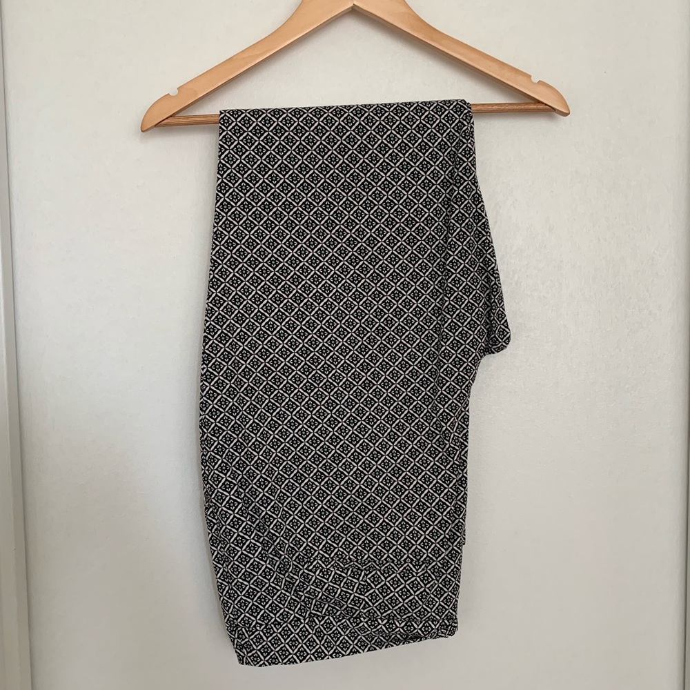 Dana Buchman Black Tie Printed Pants